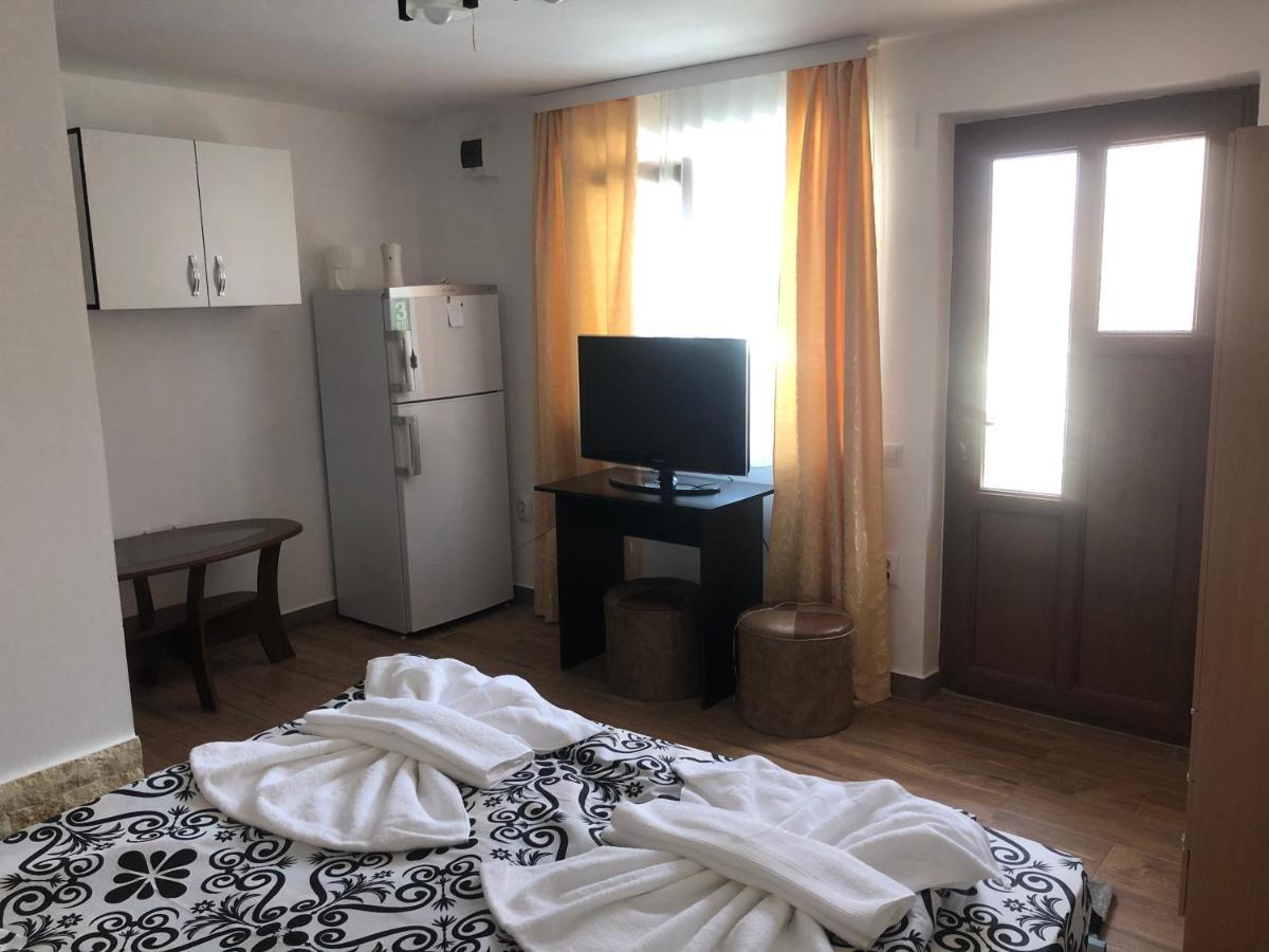 Casa Flori Hotel Calimanesti Ngoại thất bức ảnh