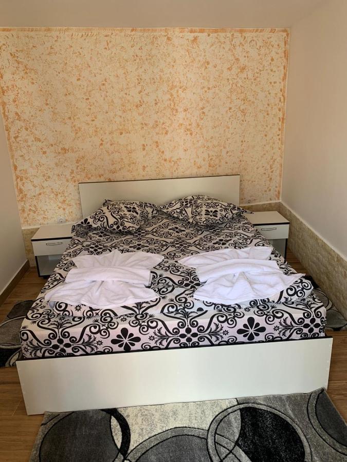 Casa Flori Hotel Calimanesti Ngoại thất bức ảnh